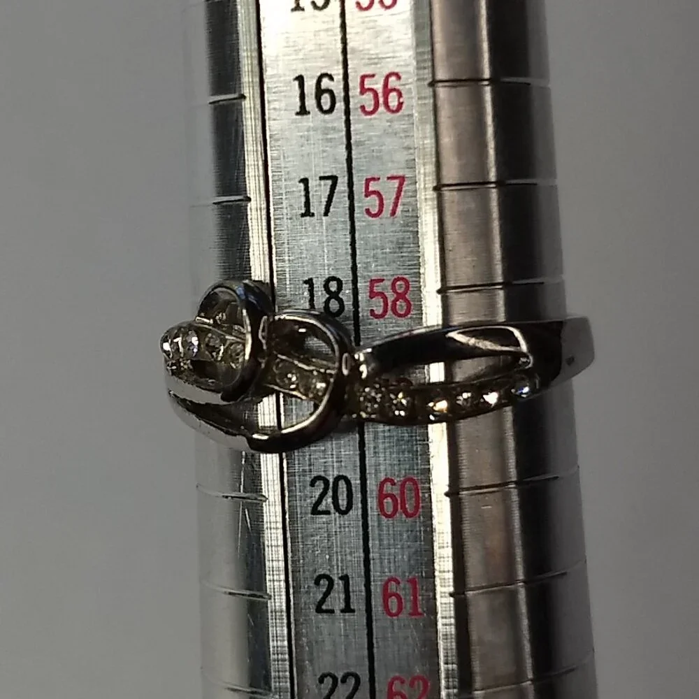 Double Swirl Silver Tone Clear Stone Ring Unmarked Size 8.5 Minimalist Preppy